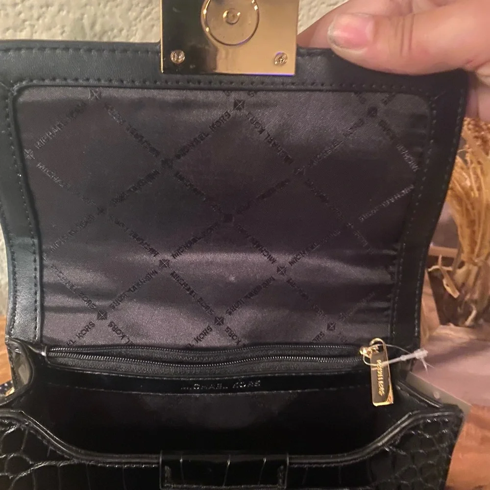 Sold MICHAEL KORS SONIA SMALL SHOULDER CROSSBODY BAG BLACK LEATHER GOLD NEW - Picture 13 of 16